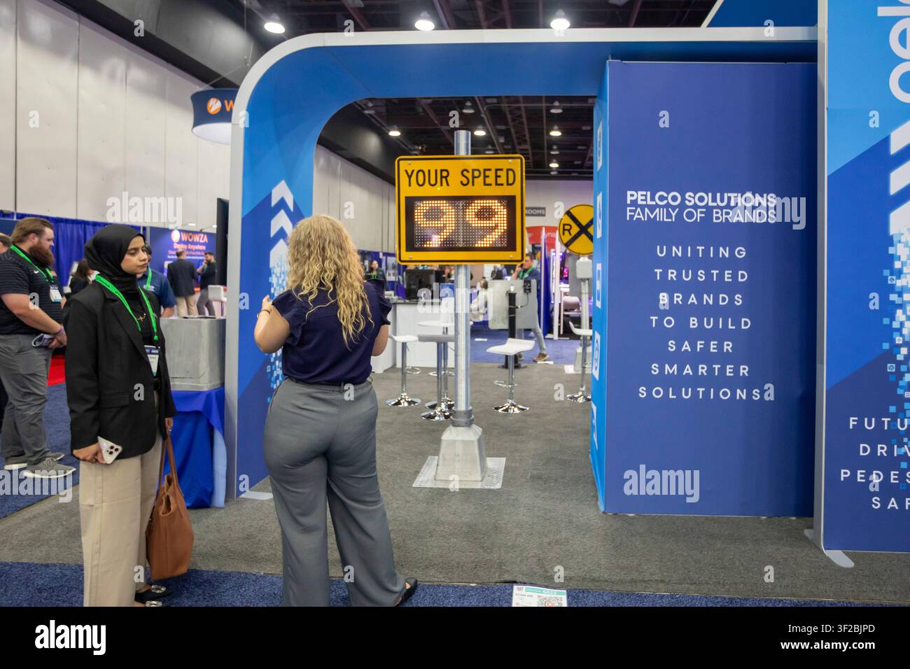 Detroit, Michigan - Aziende che lavorano su progetti di trasporto automatizzato espongono il loro lavoro al convegno dell'Intelligent Transportation Society of America Foto Stock