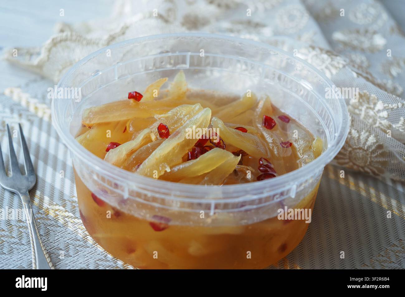 Achar del Kashmir, una condimento indiana dolce e piccante Foto Stock