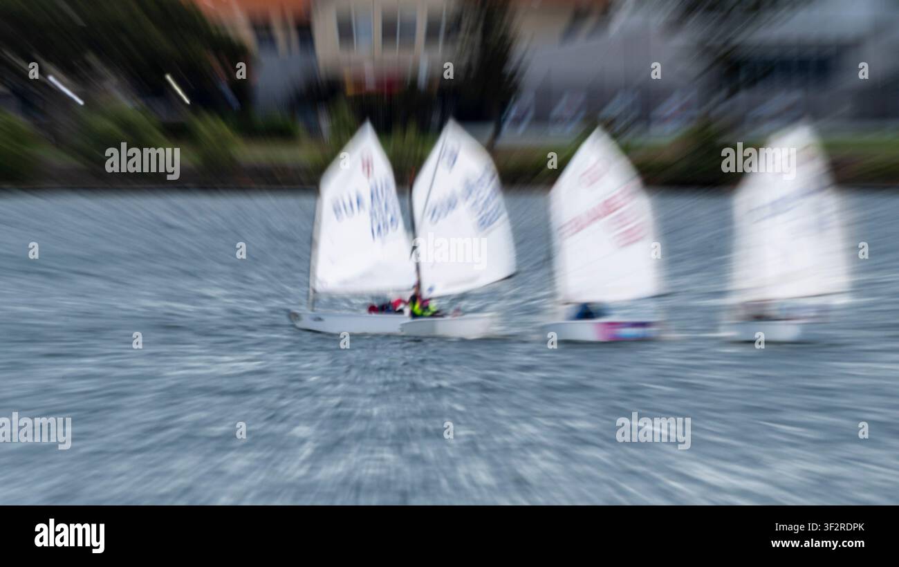 Vela astratta nel porto di Manly, Brisbane, Queensland, Australia Foto Stock