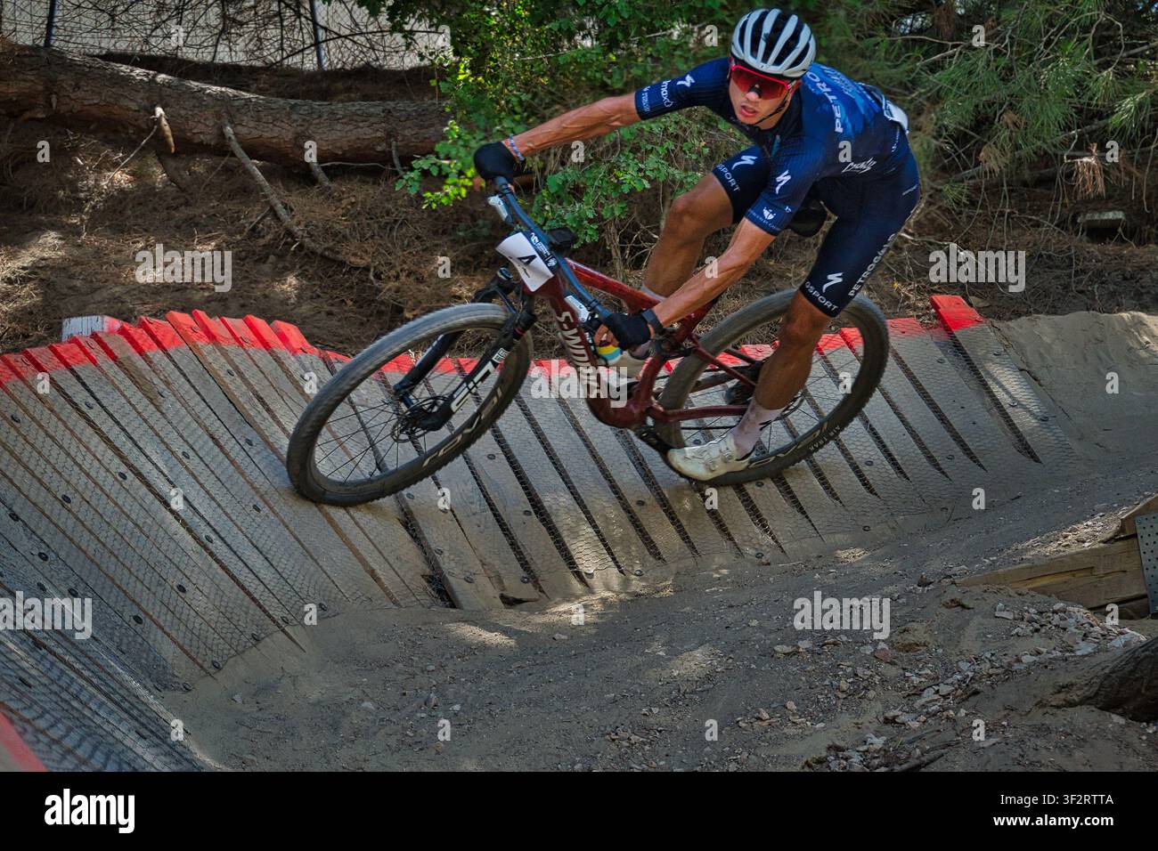 Arroyomolinos, Spagna - 19 luglio 2026: Gexan Albisu Etxebeste, 4° nella categoria élite maschile, ai Campionati spagnoli di Mountain Bike XCO. Foto Stock