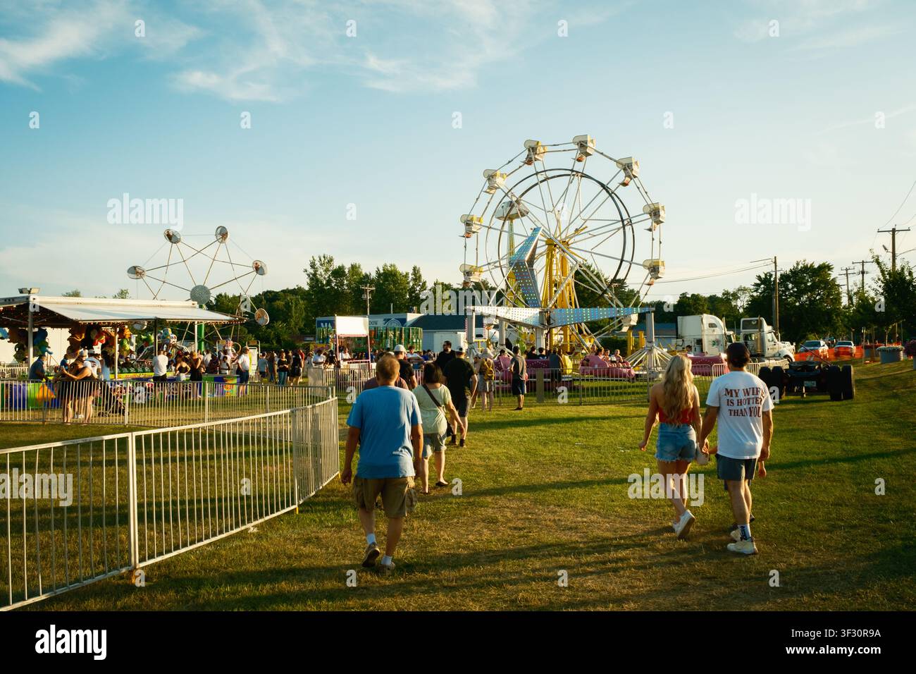 Scena di carnevale con ruota panoramica a East Longmeadow, Massachusetts Foto Stock