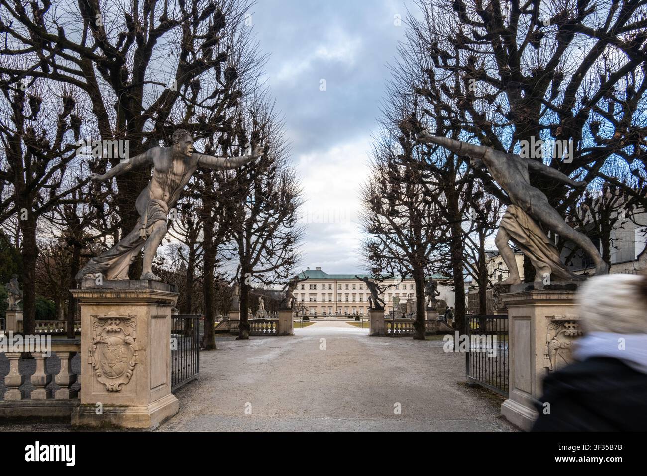 porta d'ingresso iconica usata in La mia vita a canto, ingresso principale sud di fronte a Makartplatz, inverno, Foto Stock