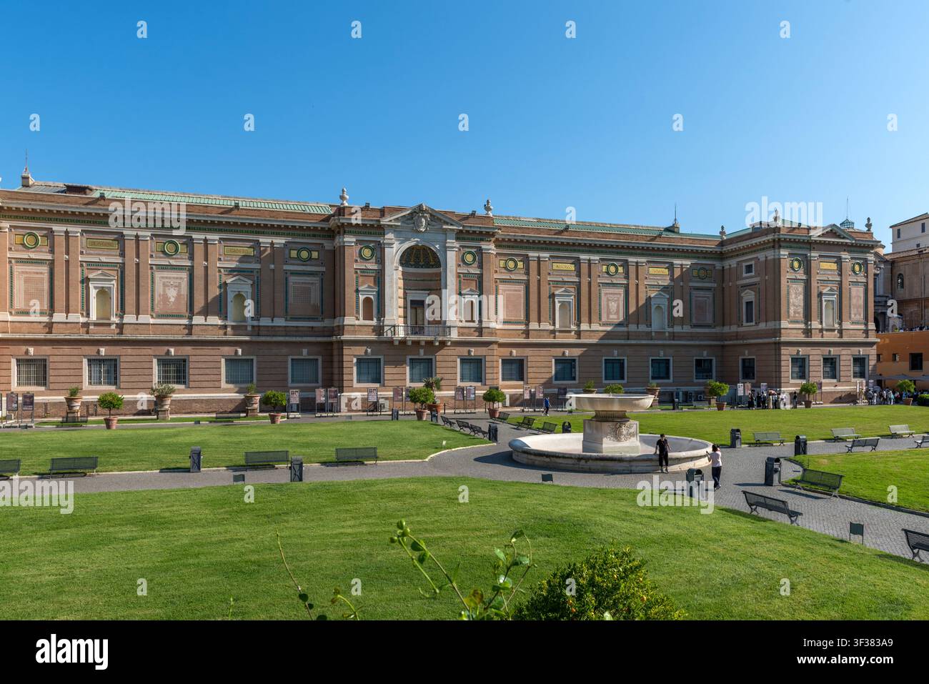 El Giardino Quadrato, anche noto come Square Garden, è un giardino segreto italiano progettato in uno stile rinascimentale formale, situato di fronte al Vaticano Foto Stock