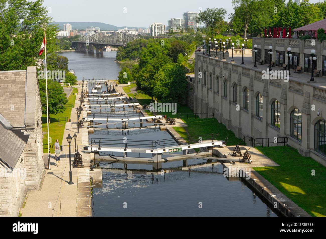 Le chiuse del Canale Rideau dove si collega con il fiume Ottawa a Ottawa, Ontario, Canada Foto Stock