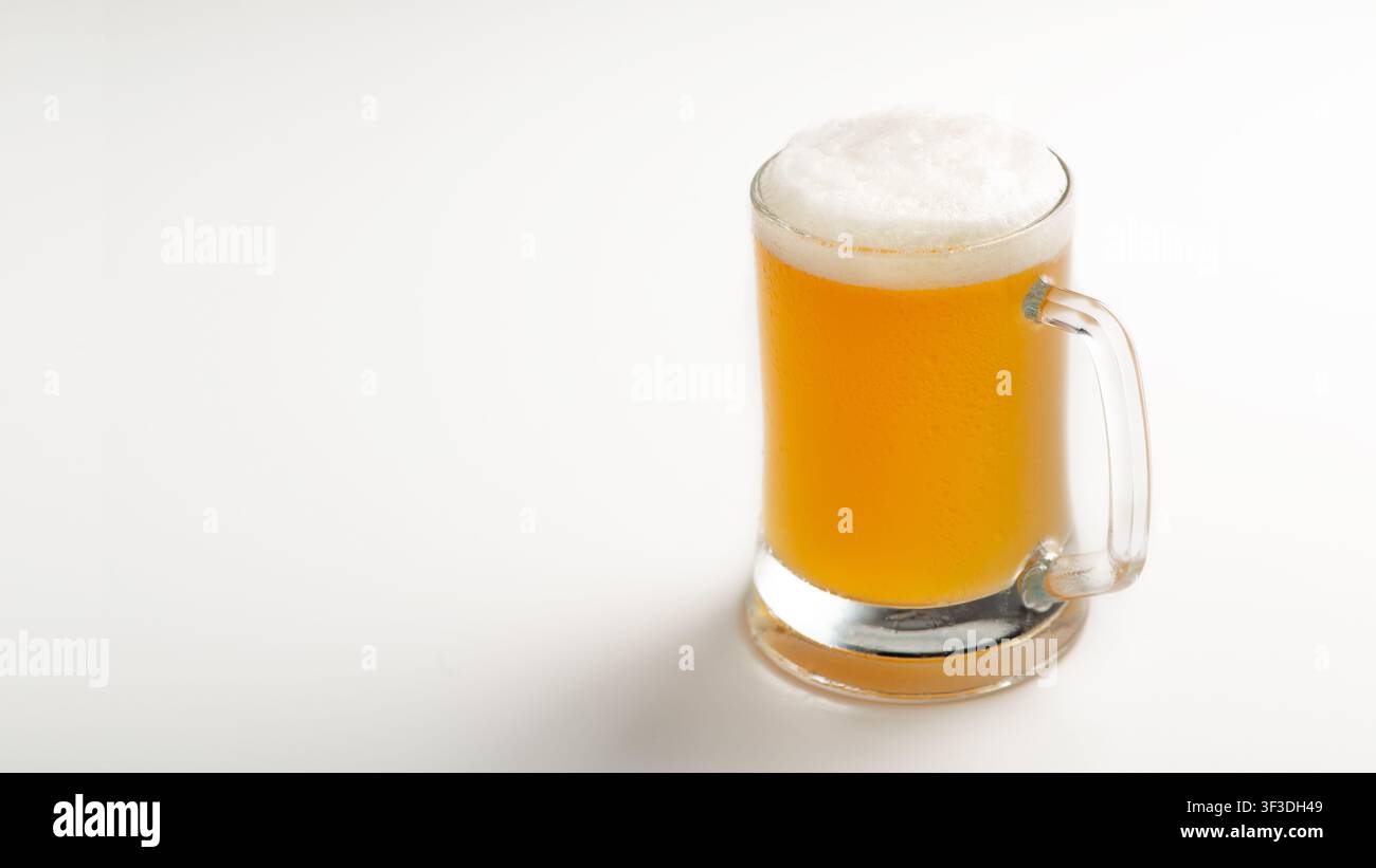 La bevanda più popolare deliziosa, serata in pub e pubblicità birra Foto Stock