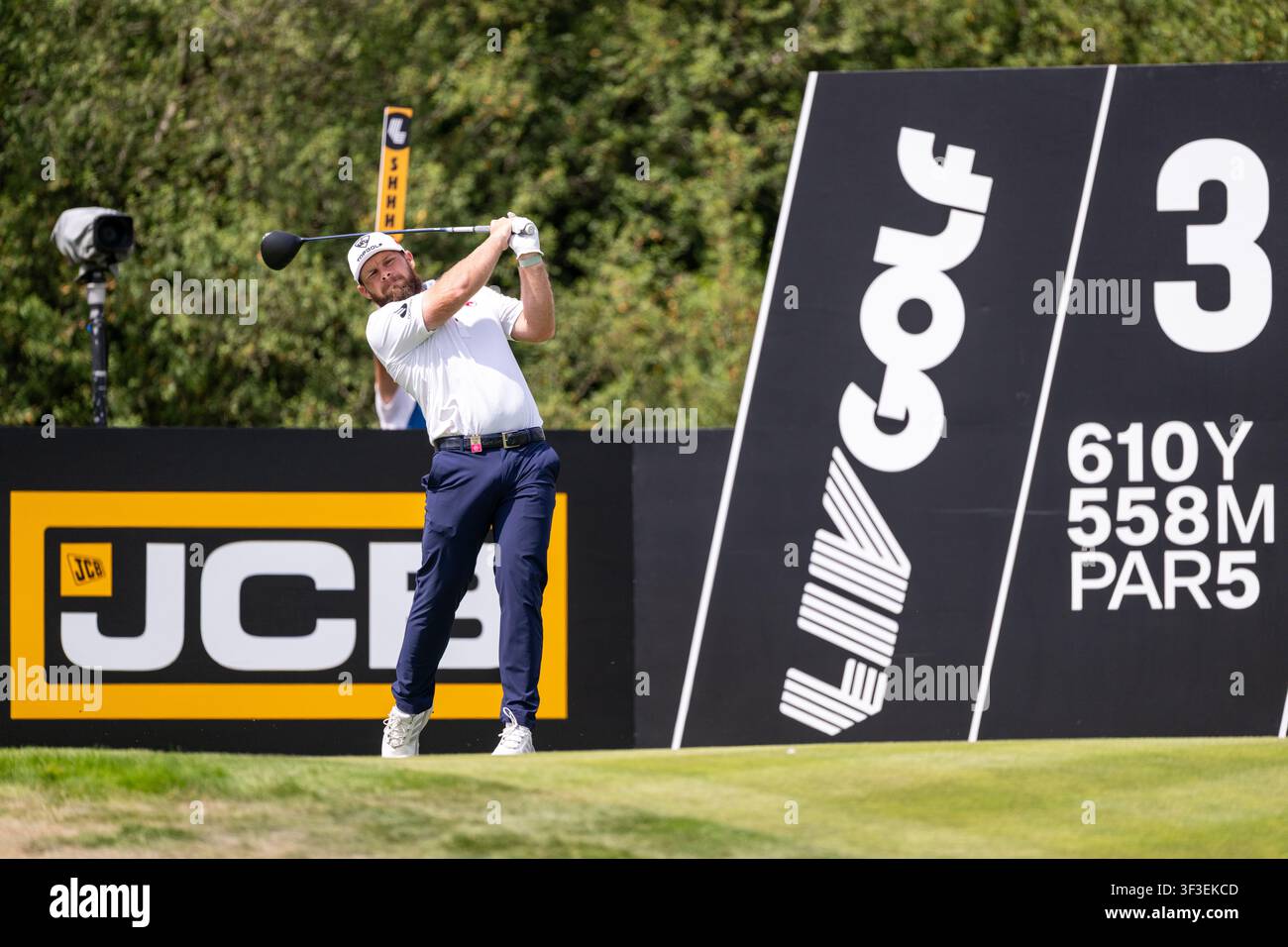 UTTOXETER, INGHILTERRA - 23 LUGLIO: Tyrrell Hatton della Legion XIII parte dal tee sul buco 3 durante il Day1 del LIV Golf UK Presentato da JCB al JCB Golf & Country Club il 23 luglio 2026 a Uttoxeter. Foto Stock