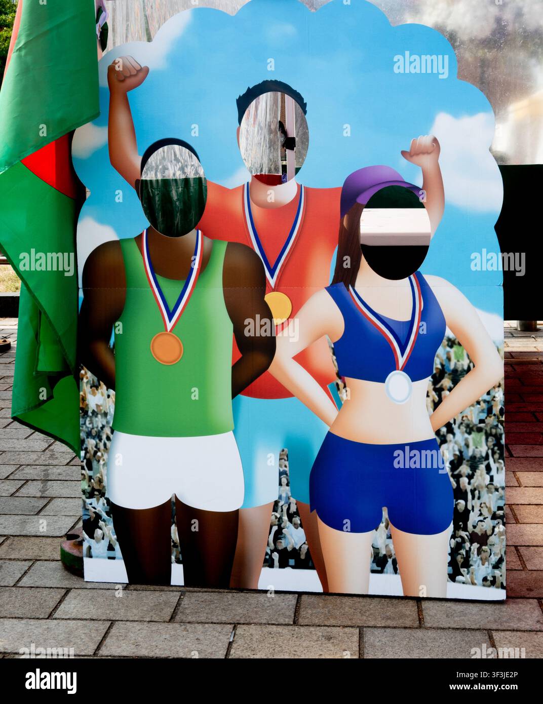 Tavola con fori per il viso dei Commonwealth Games 2026, Stratford-upon-Avon, Warwickshire, Regno Unito Foto Stock