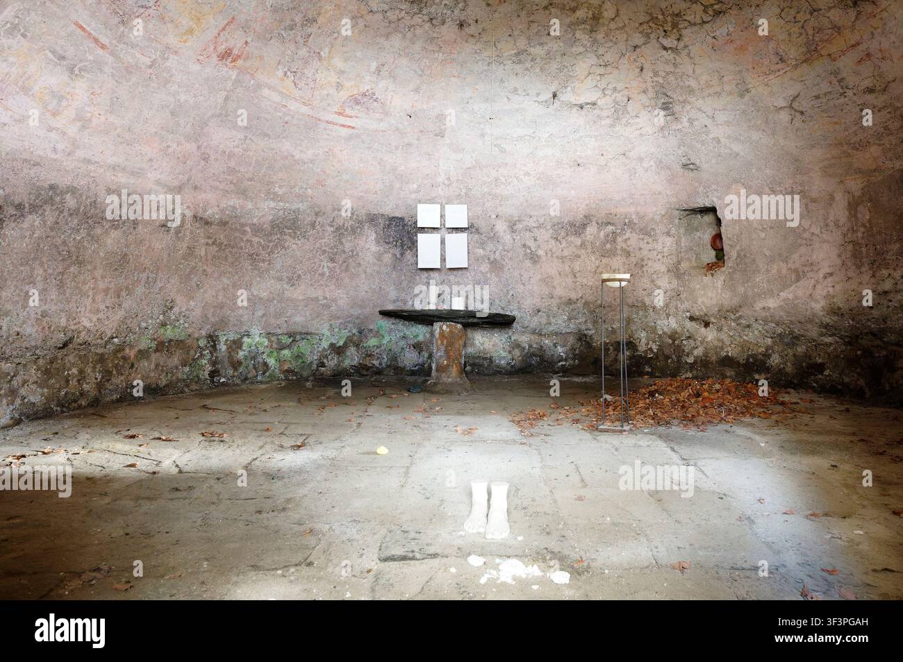Gmünd, Carinzia, Austria. Ossario di Gmünd in Carinzia, Cripta, ossario effettivo, decorazione complessiva pittoresca con il Giudizio Universale e la Madonna della Misericordia (circa 1400) in gran parte distrutta Foto Stock