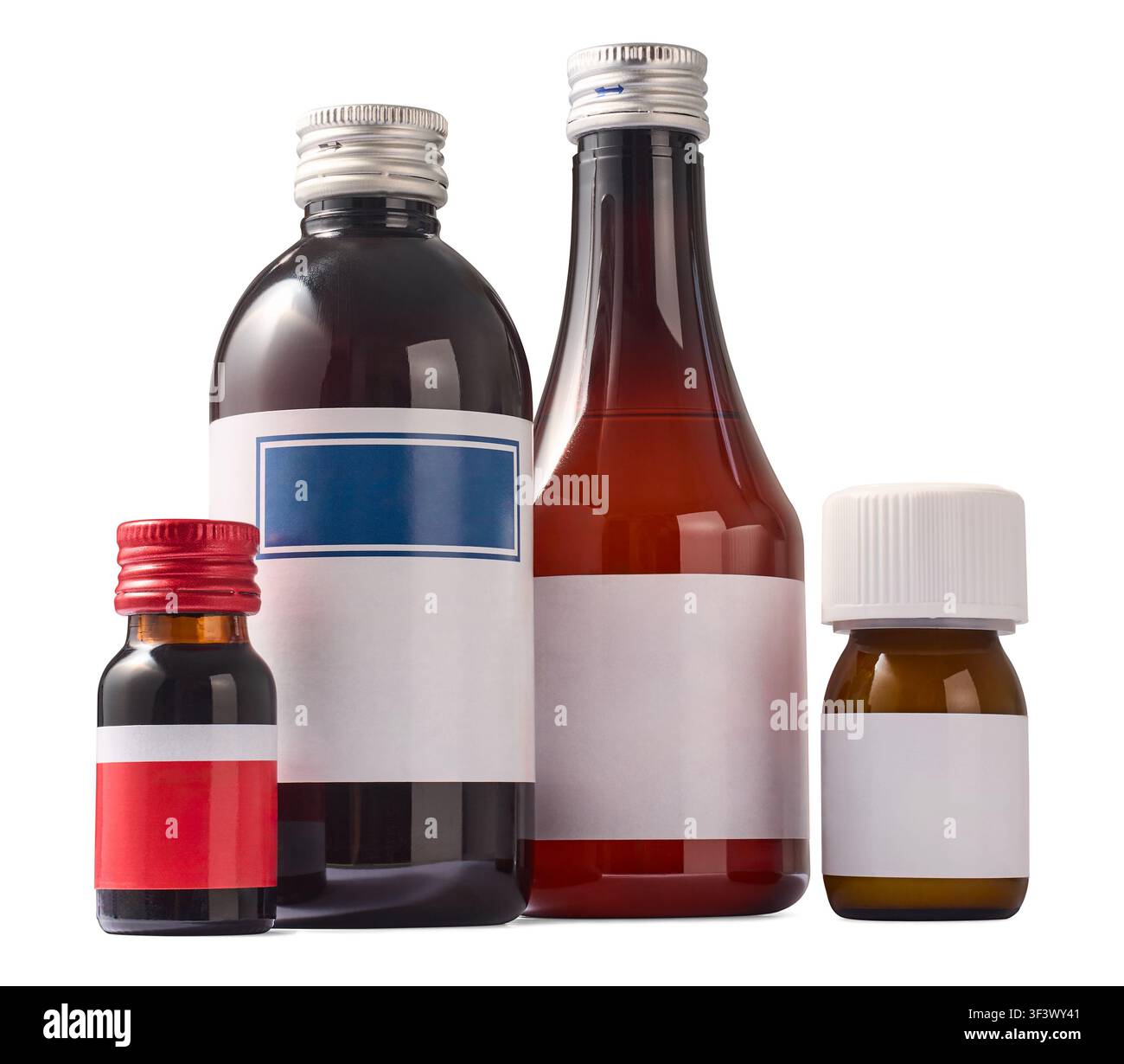 Fiale di medicinali di varie dimensioni isolate su sfondo bianco, contenitori di vetro e plastica con etichette vuote, modello di mock-up vista laterale Foto Stock