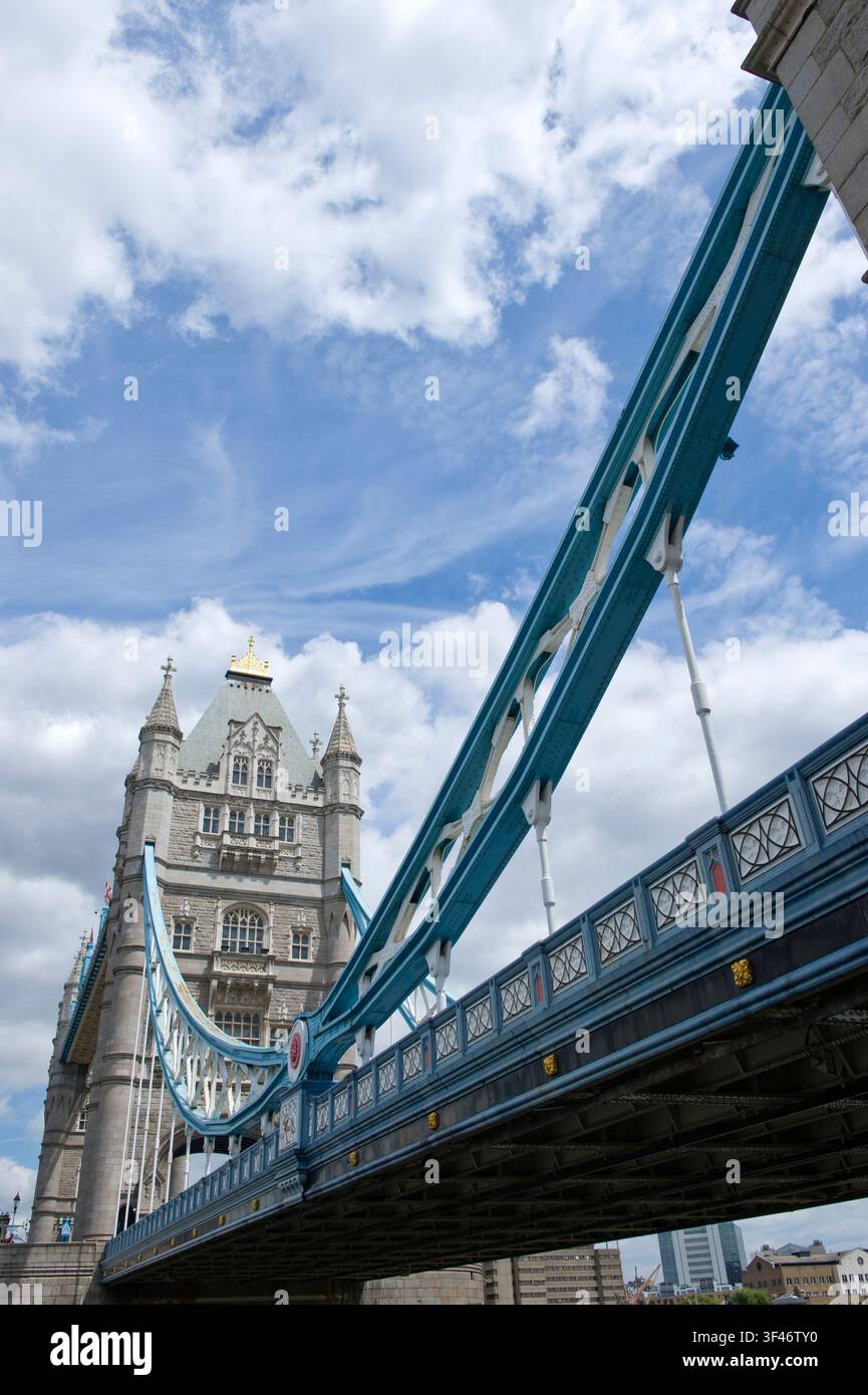 Londra, il Tower Bridge Foto Stock