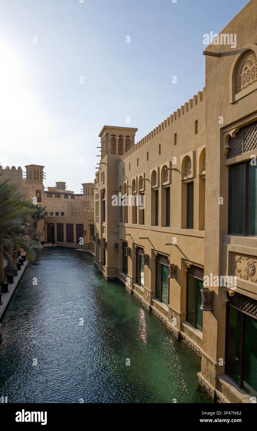 Dubai, il canale del Madinat Jumeirah resort Foto Stock