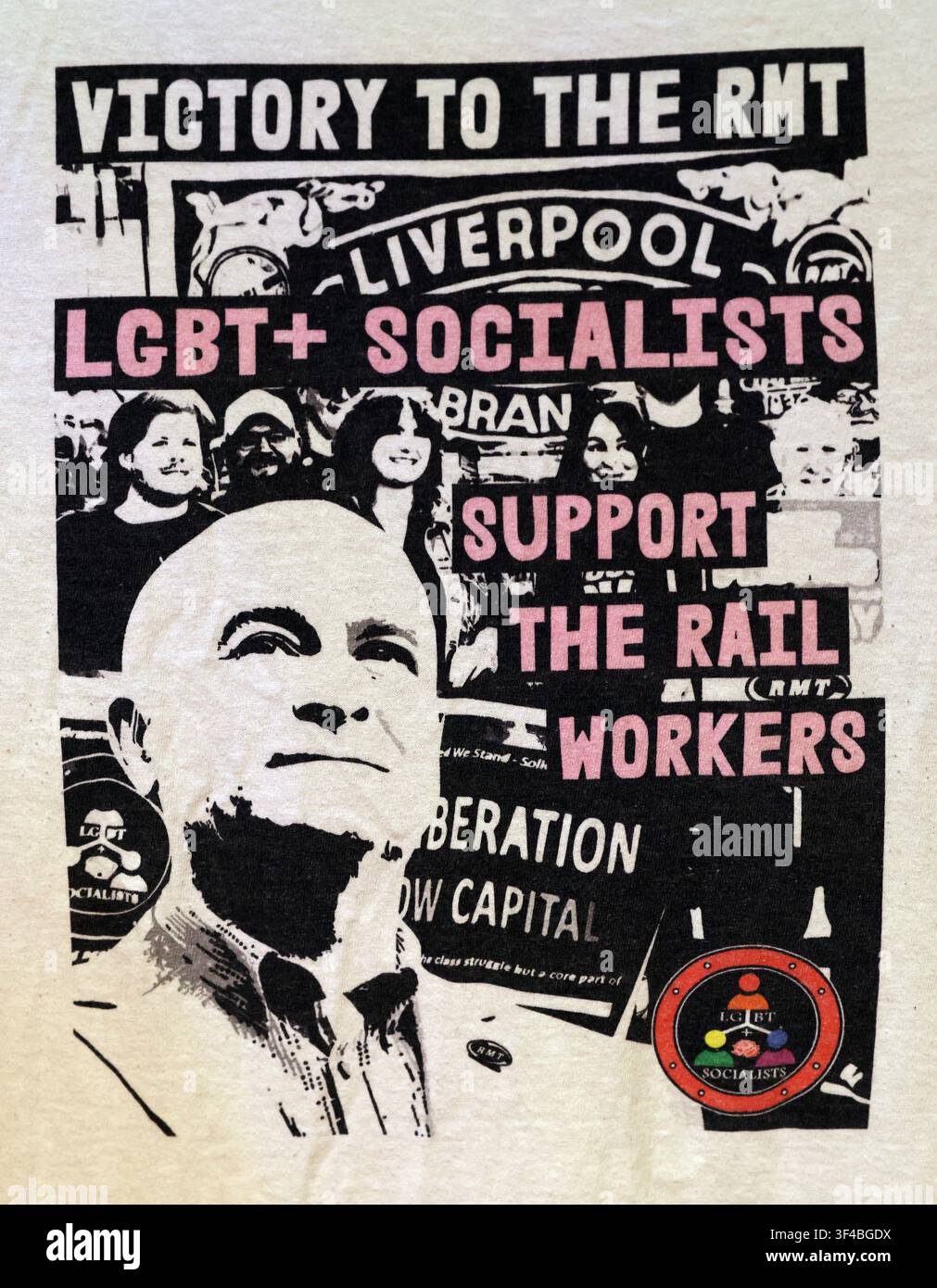 Poster di Mick Lynch RMT LGBT+ Socialisti a sostegno dei lavoratori ferroviari, esposto al People's History Museum di Manchester, Inghilterra, Regno Unito. Foto Stock