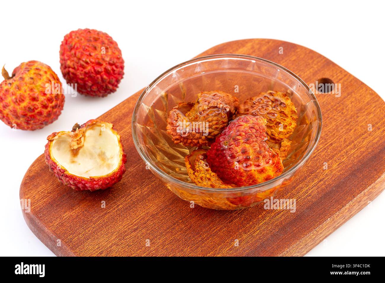 Tè alle erbe con buccia di litchi fatto da buccia di frutta essiccata Foto Stock