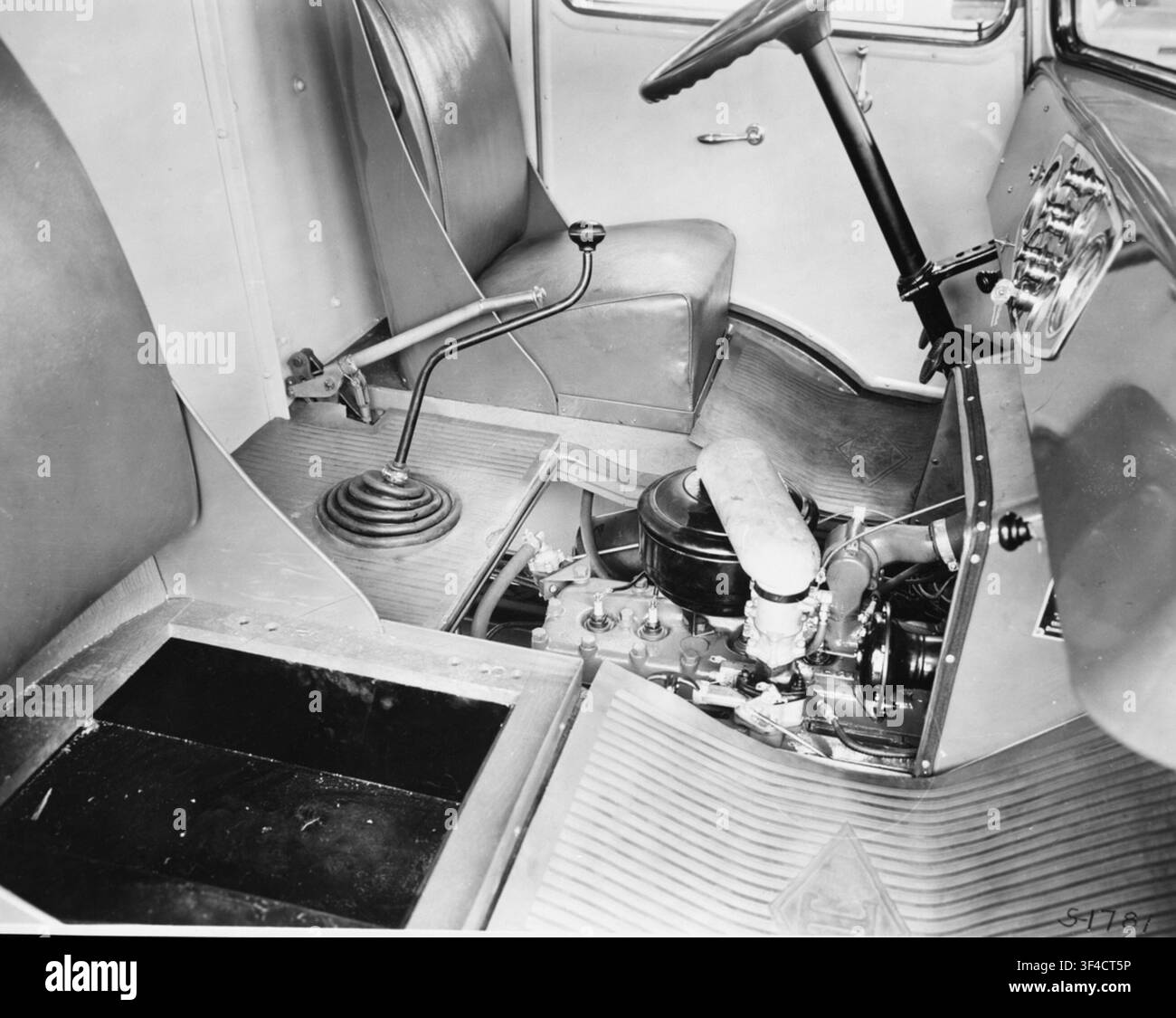 Il ponte di una nave, fotografato nel 1937. Foto Stock