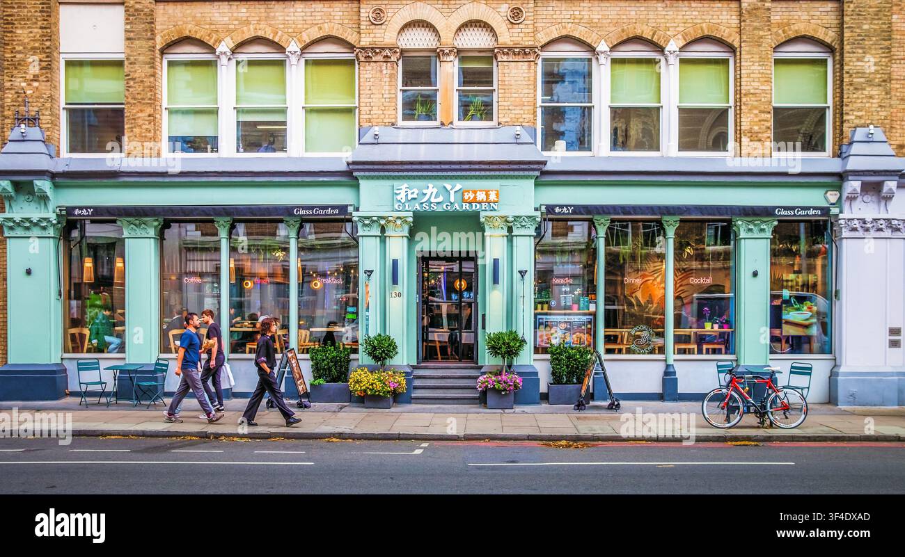 Londra, Regno Unito, 18 agosto 2025, Glass Garden, un ristorante cinese nel distretto di Southwark Foto Stock
