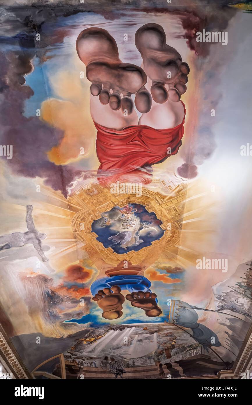 Affresco surrealista sul soffitto intitolato "Palazzo del Vento" di Salvador Dalí al Teatro-Museo Dalí di Figueres, Girona, Catalogna, Spagna, Europa. Foto Stock