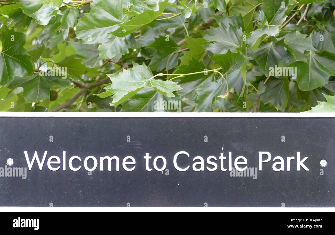 un cartello che dice benvenuto al Castle Park Colchester UK Foto Stock