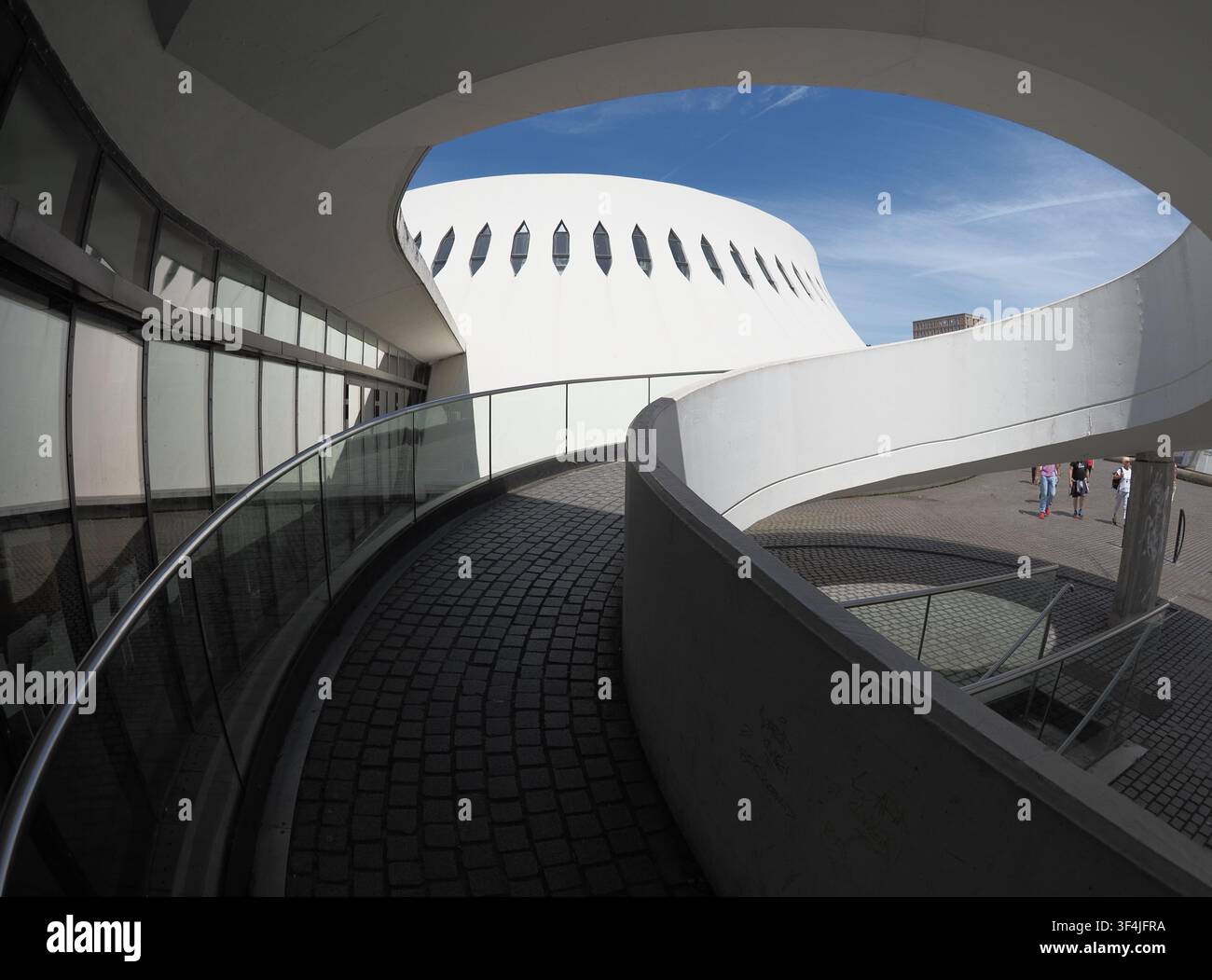 La biblioteca municipale progettata da Oscar Niemeyer a Le Havre, Normandia, Francia Foto Stock