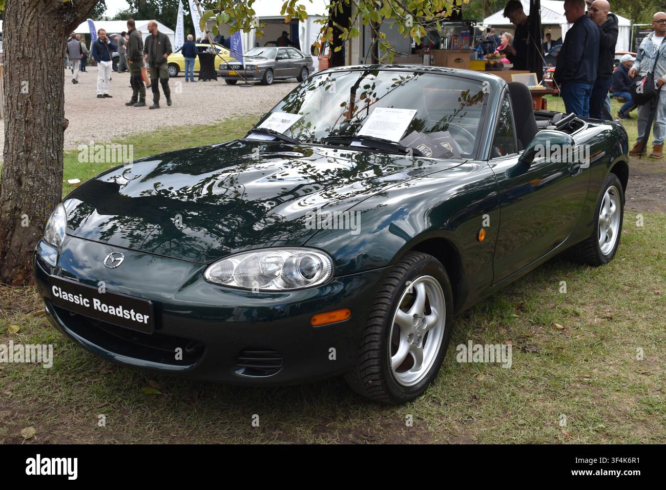 Beesd, Paesi Bassi – 12 settembre 2025: una Mazda Miata MX-5 NB Foto Stock