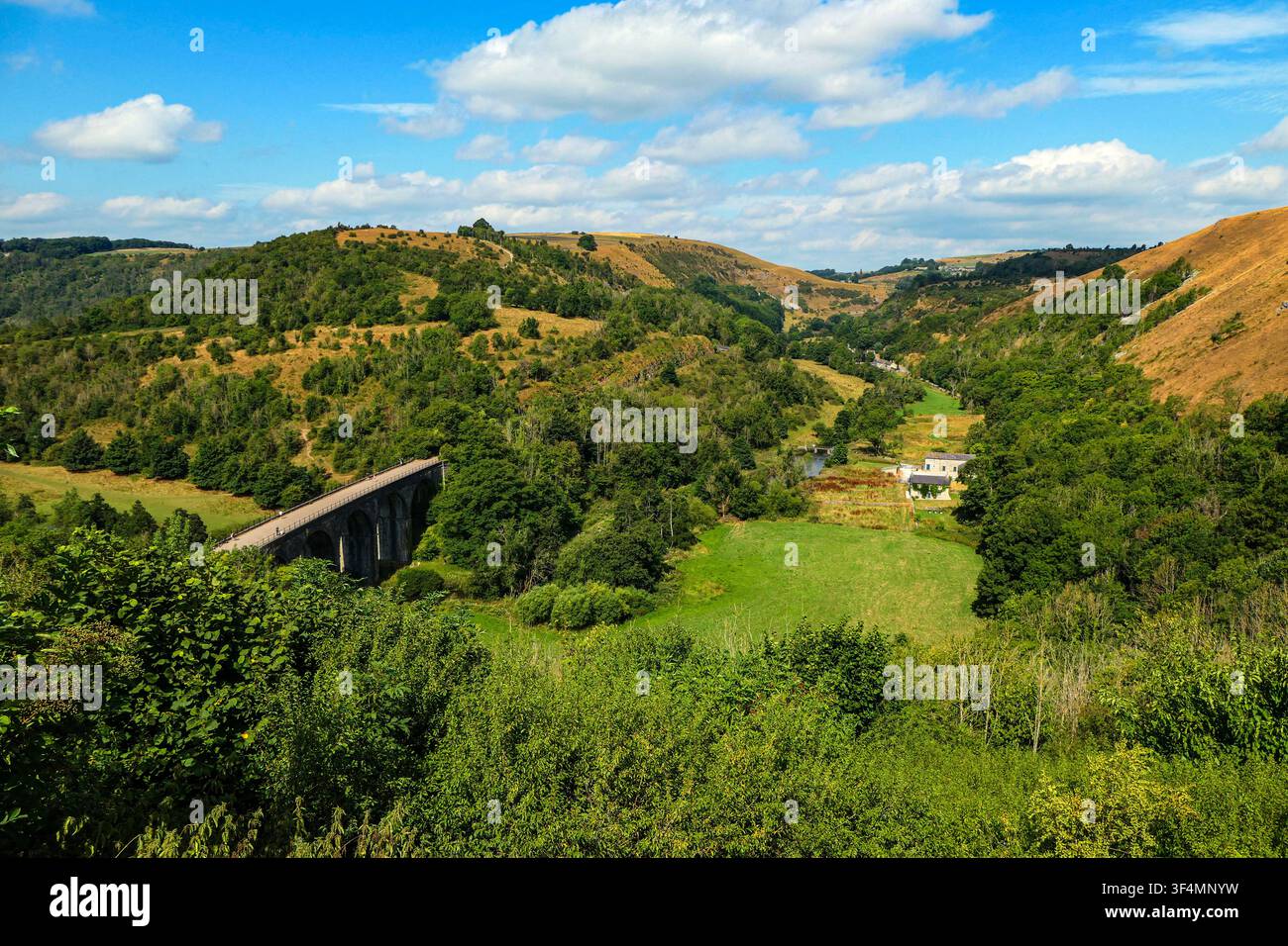 Monsal Head, sopra Monsal Dale, una famosa destinazione turistica nel Peak District, Derbyshire Foto Stock