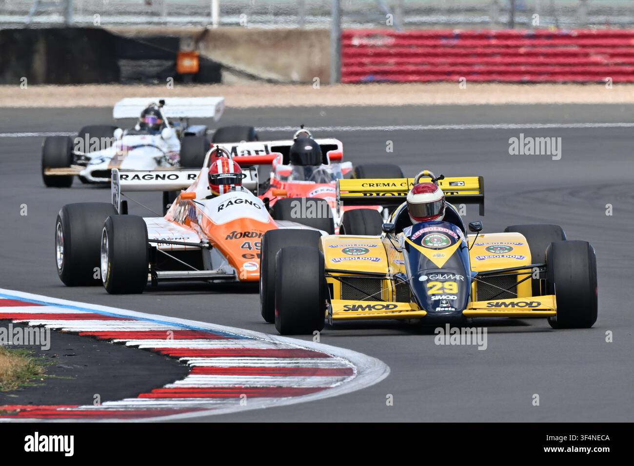Max Girardo, Minardi M185, GP Icons, auto da corsa F1 da 3 litri degli anni dal 1966 al 1985, quattro classi; auto A in competizione prima della fine del 1982, B-Post 1972 Foto Stock