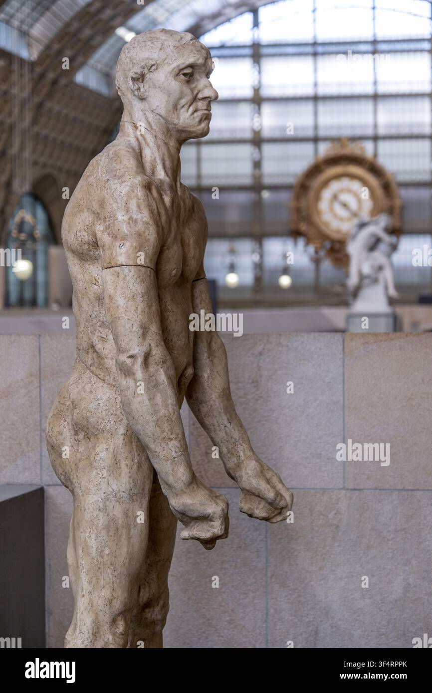 Musée d'Orsay a Parigi, Francia. Auguste Rodin, *Jean d'Aire*, una scultura in bronzo creata tra il 1895 e il 1903, che commemora il sacrificio del Bur Foto Stock