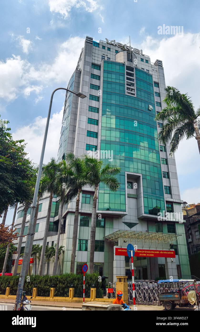 Sede principale del gruppo Viettel Telecom situata nel distretto di Ba Dinh, Hanoi, il più grande operatore di rete di telecomunicazioni del Vietnam Foto Stock