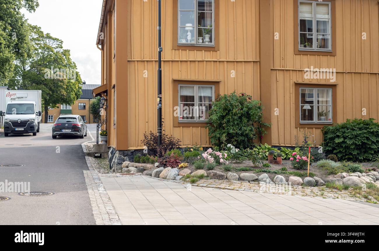 È stato allestito un mini giardino all'angolo della strada Foto Stock