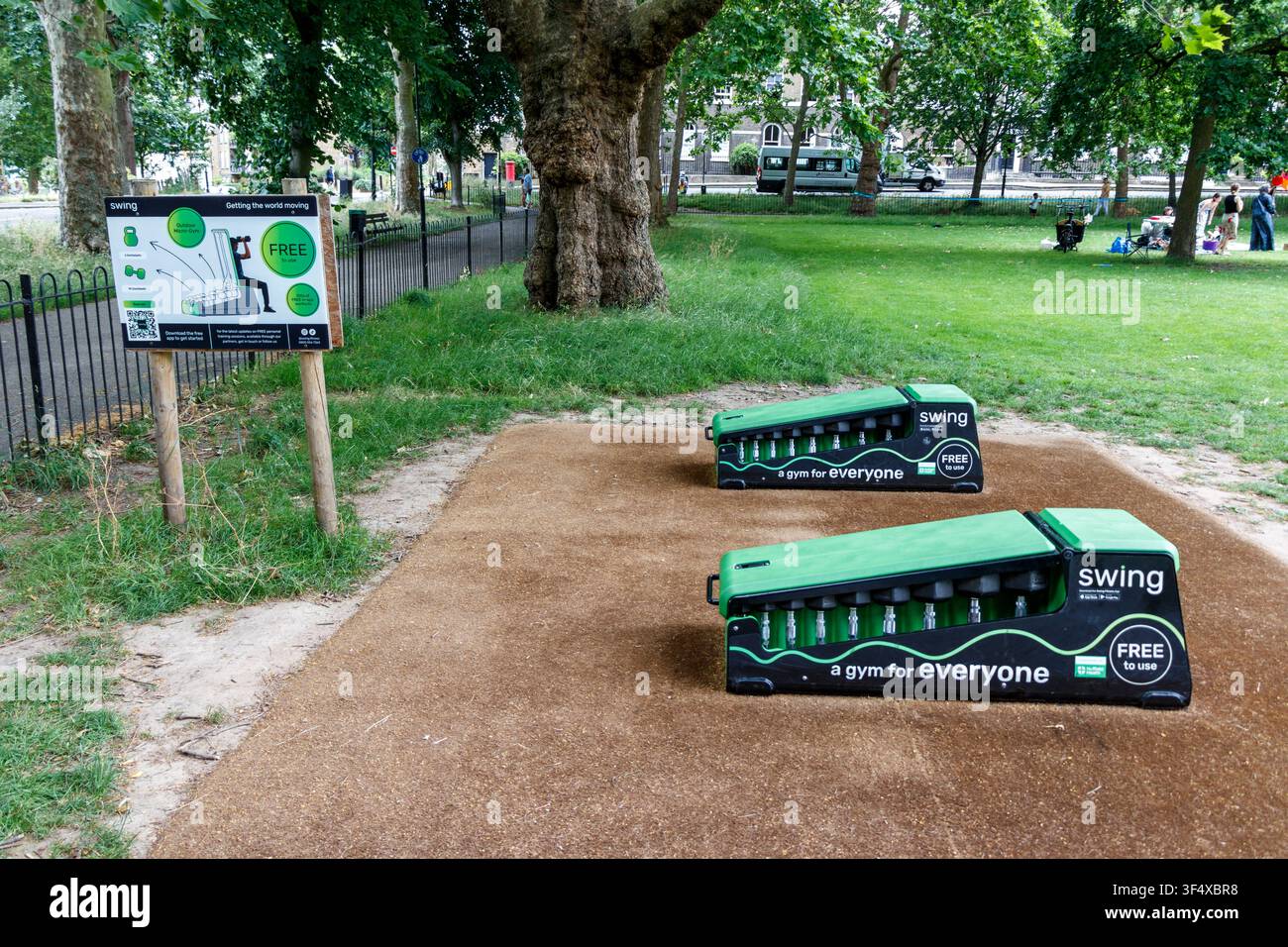 Panchine per pesi ad uso pubblico a Highbury Fields, Londra, Regno Unito Foto Stock