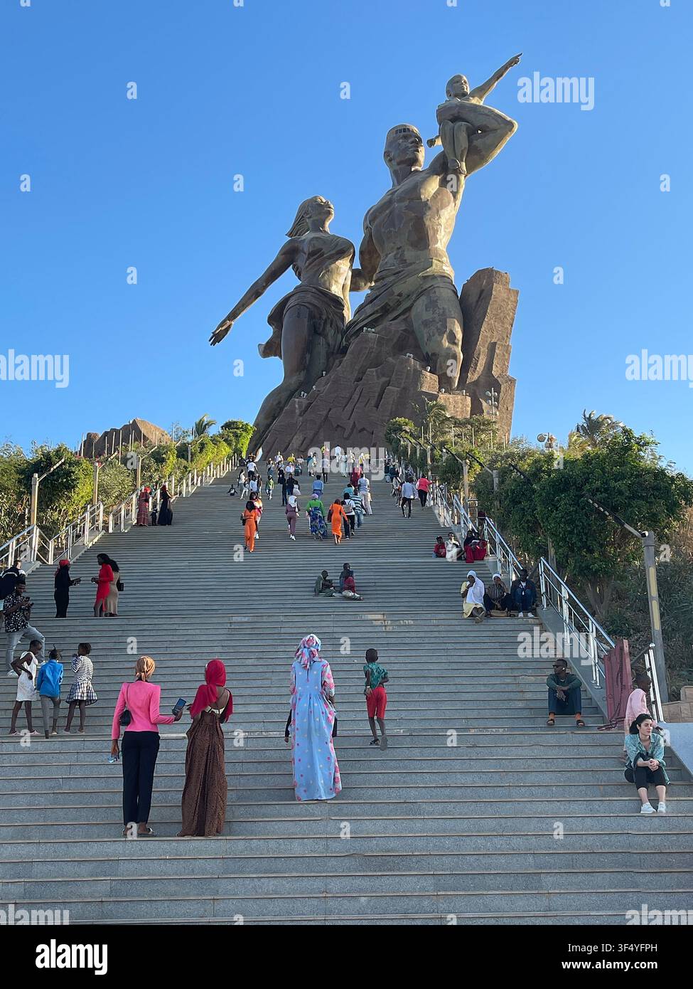 Monumento della Rinascita africana, monumento della Rinascita africana, monumento alto 50 metri su Cap Verde a Dakar, Senegal Foto Stock