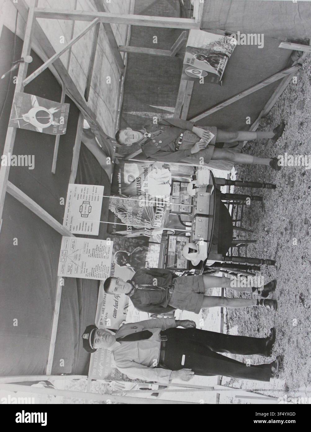Ragazzi Scout che promuovono la difesa civile nel New Hampshire, come parte degli archivi dell'Ufficio per la Mobilitazione Civile e di Difesa. Foto Stock