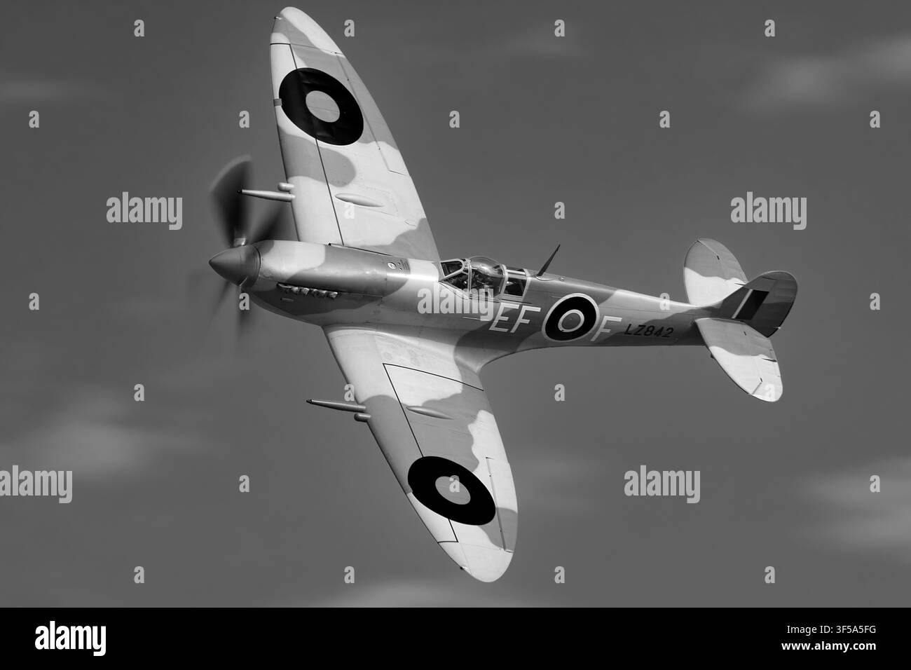 Mostre di Supermarine Spitfire allo Shuttleworth Summer Airshow 2026 Foto Stock