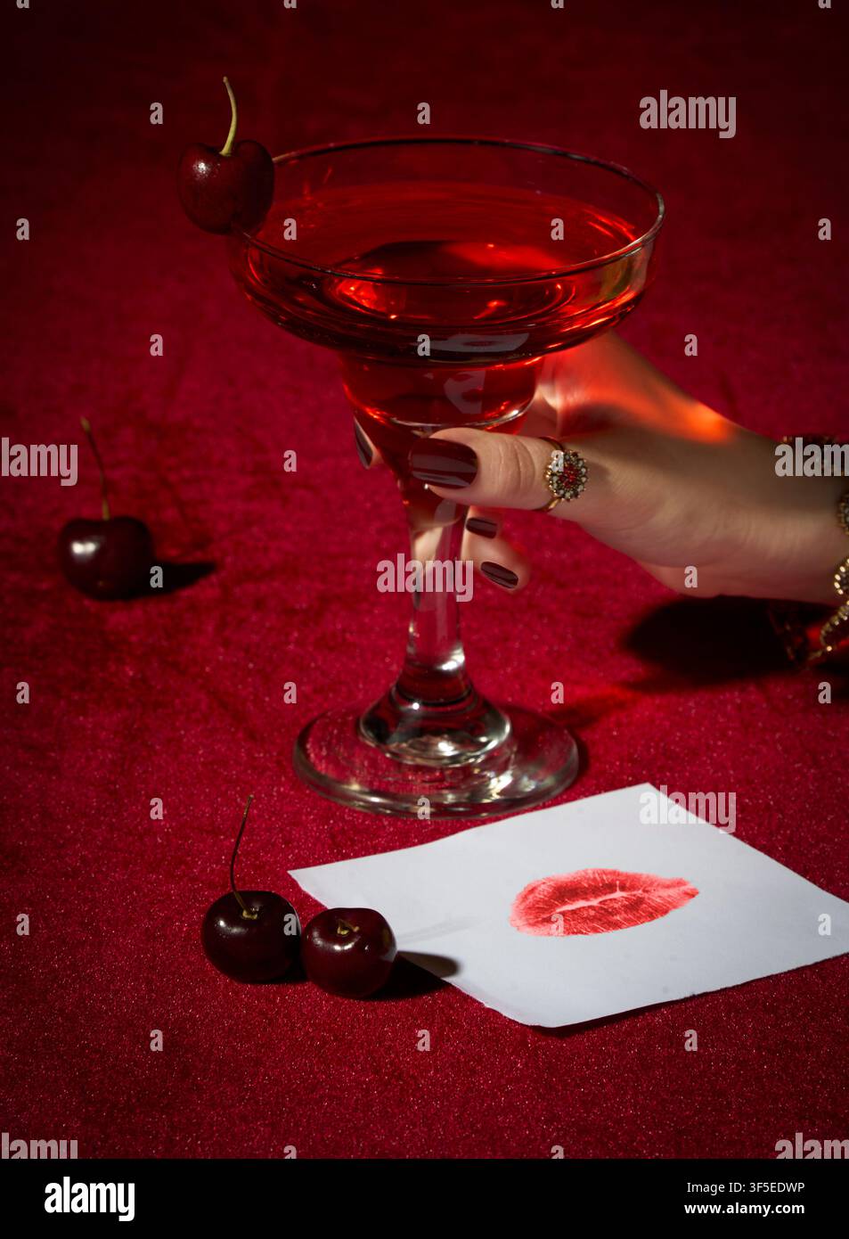 Bevanda rossa con amore Foto Stock