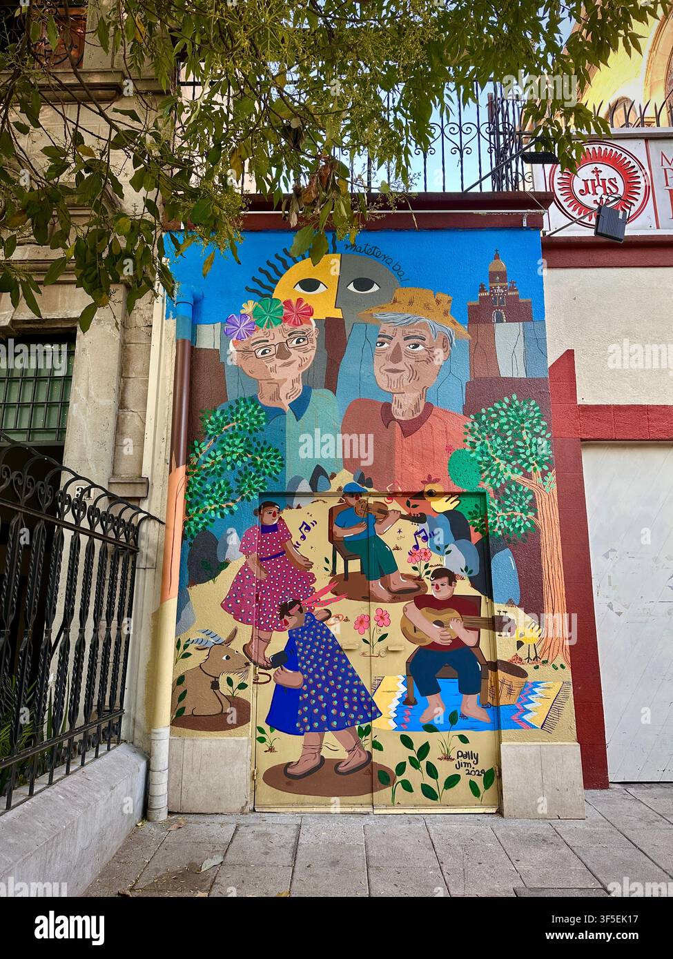 Città del Messico, CDMX, Messico - 17 febbraio 2025: Murale comunitario colorato Foto Stock