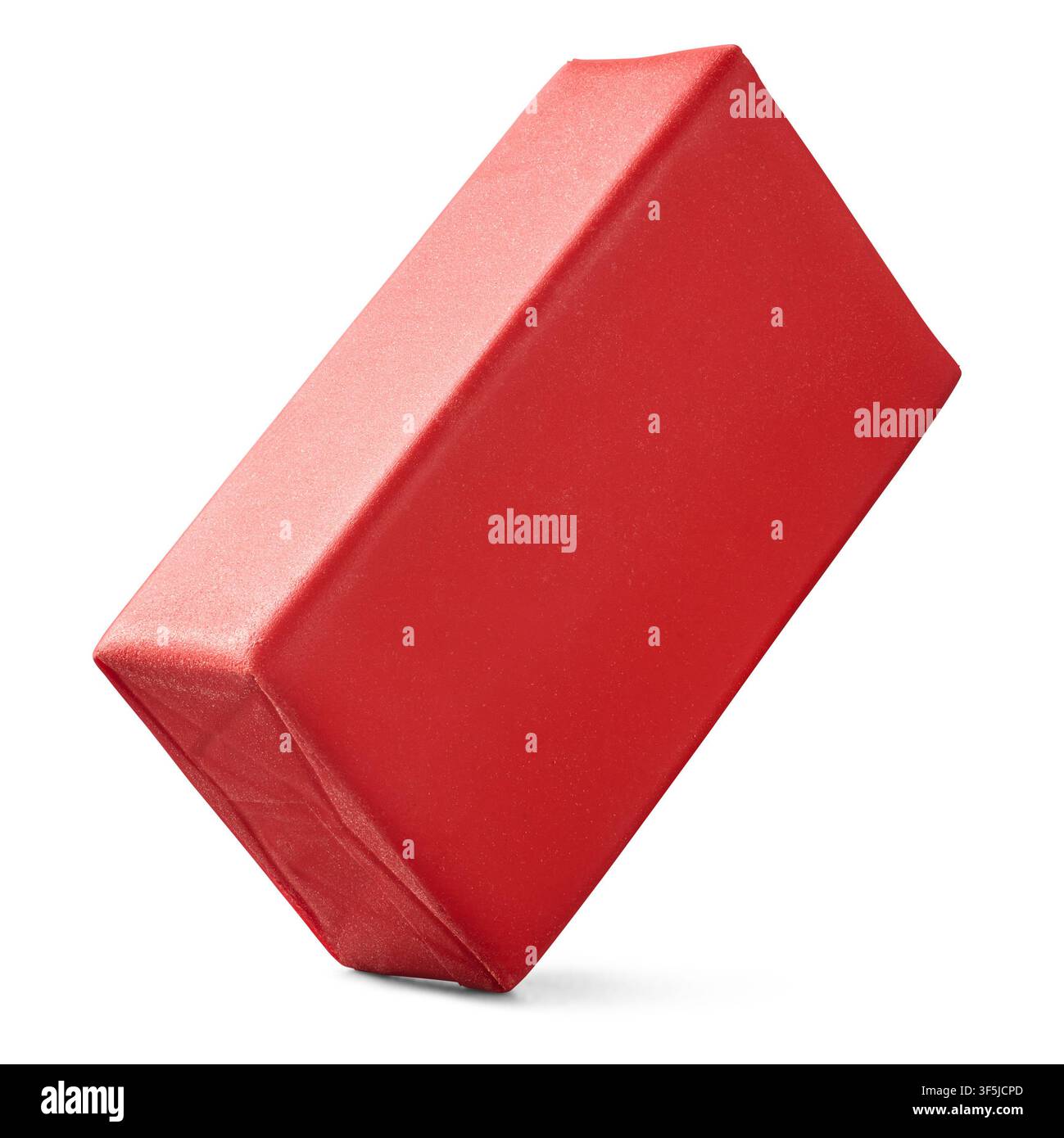 gomma di gomma rettangolare rossa isolata su sfondo bianco, cancelleria vuota e attrezzatura scolastica, vista laterale in primo piano macro Foto Stock