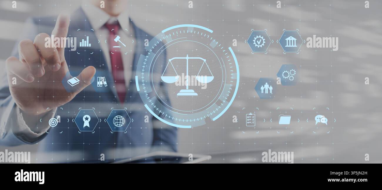 Concetto di bilance della giustizia legale per la pratica legale e il processo decisionale giudiziario con icone legali correlate Foto Stock