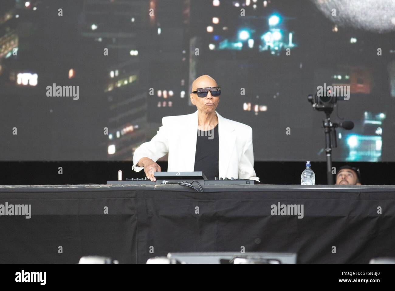 RuPaul, RuPaul Charles, Brighton Pride, Brighton and Hove Pride, Pride on the Park, set DJ, performance live, drag queen, Preston Park, Brighton. Foto Stock