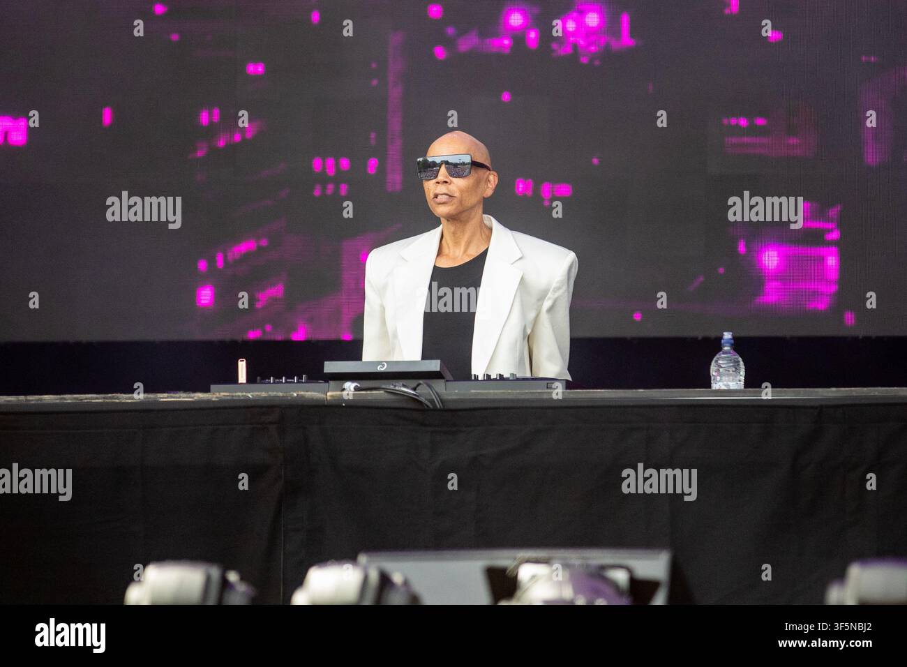 RuPaul, RuPaul Charles, Brighton Pride, Brighton and Hove Pride, Pride on the Park, set DJ, performance live, drag queen, Preston Park, Brighton. Foto Stock