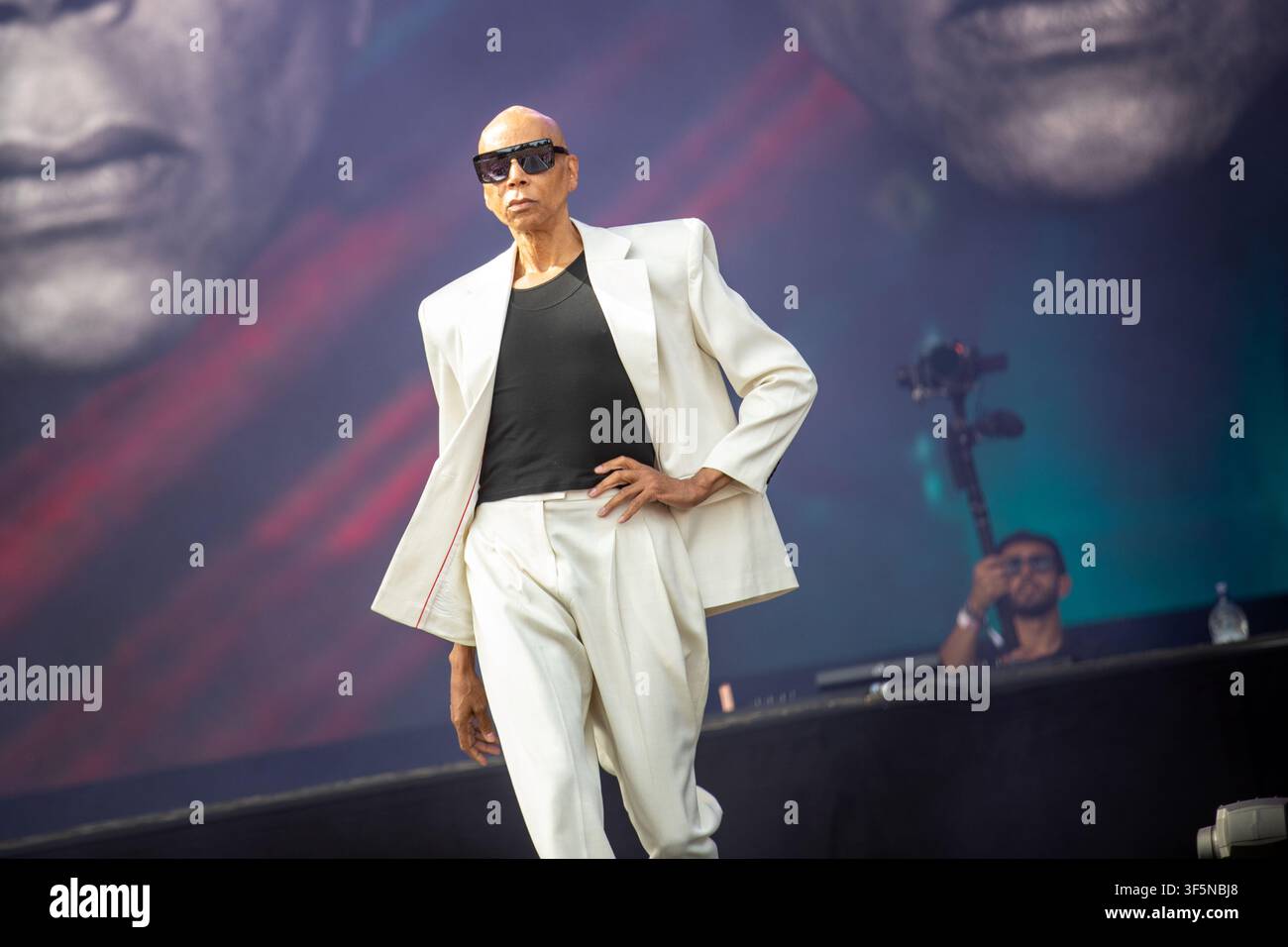 RuPaul, RuPaul Charles, Brighton Pride, Brighton and Hove Pride, Pride on the Park, set DJ, performance live, drag queen, Preston Park, Brighton. Foto Stock