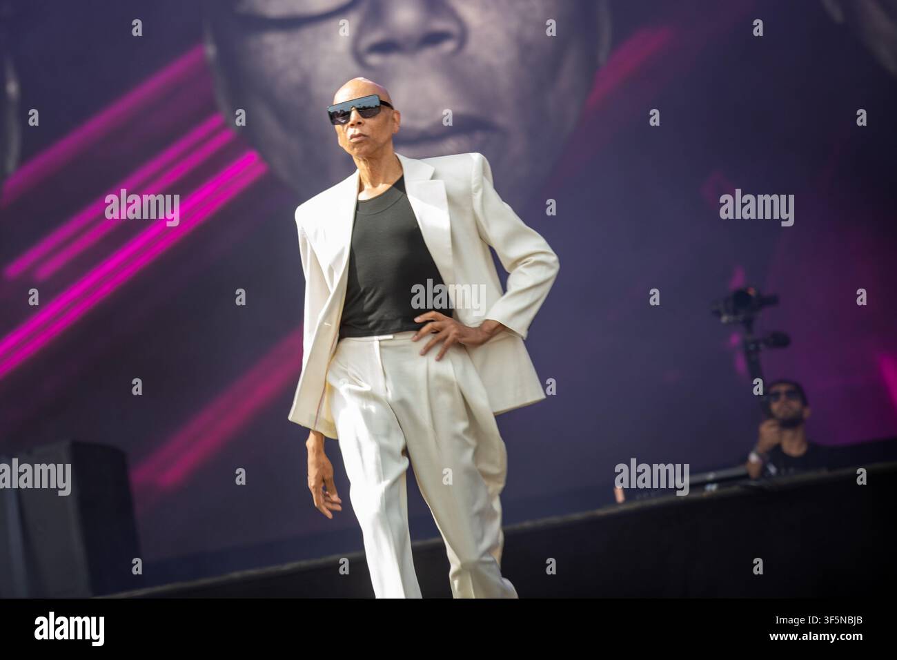 RuPaul, RuPaul Charles, Brighton Pride, Brighton and Hove Pride, Pride on the Park, set DJ, performance live, drag queen, Preston Park, Brighton. Foto Stock