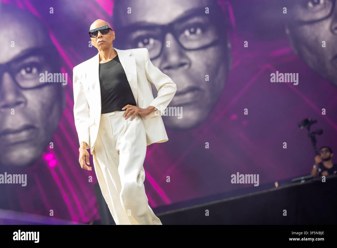 RuPaul, RuPaul Charles, Brighton Pride, Brighton and Hove Pride, Pride on the Park, set DJ, performance live, drag queen, Preston Park, Brighton. Foto Stock