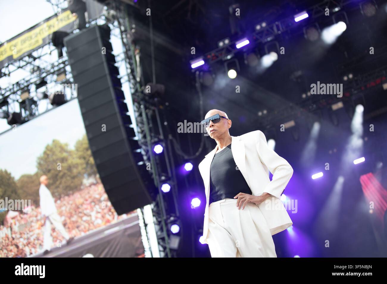RuPaul, RuPaul Charles, Brighton Pride, Brighton and Hove Pride, Pride on the Park, set DJ, performance live, drag queen, Preston Park, Brighton. Foto Stock