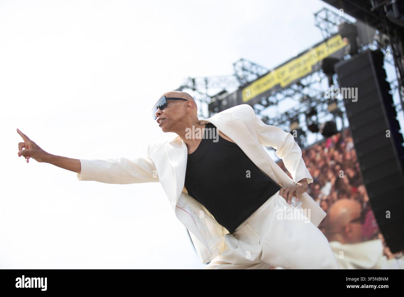 RuPaul, RuPaul Charles, Brighton Pride, Brighton and Hove Pride, Pride on the Park, set DJ, performance live, drag queen, Preston Park, Brighton. Foto Stock