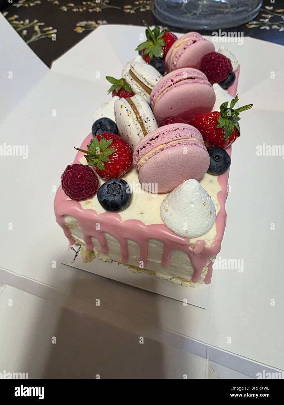 piccola torta - Immagine stock catturata con smartphone
