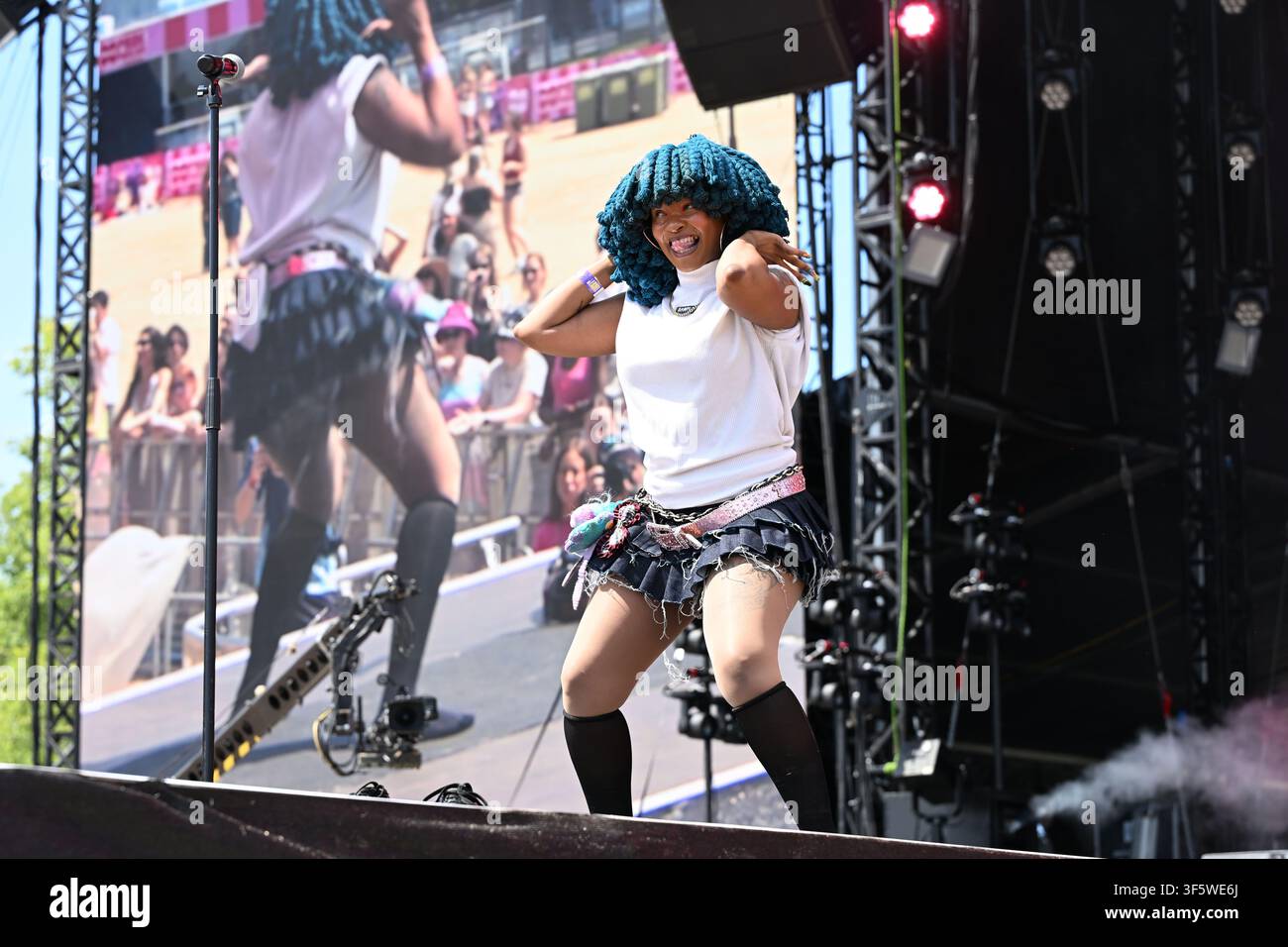 BRIGHTON, INGHILTERRA - 01 AGOSTO: Moonchild Sanelly si esibisce al Brighton and Hove Pride, Preston Park il 01 agosto 2026 a Brighton, Inghilterra.CAP/MAR © Foto Stock