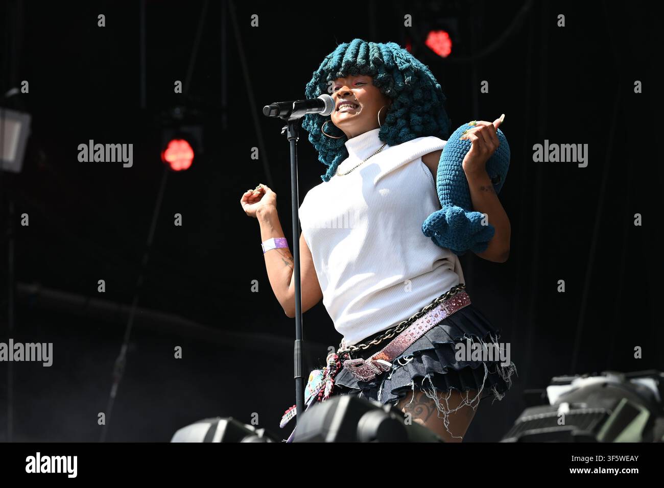 BRIGHTON, INGHILTERRA - 01 AGOSTO: Moonchild Sanelly si esibisce al Brighton and Hove Pride, Preston Park il 01 agosto 2026 a Brighton, Inghilterra.CAP/MAR © Foto Stock