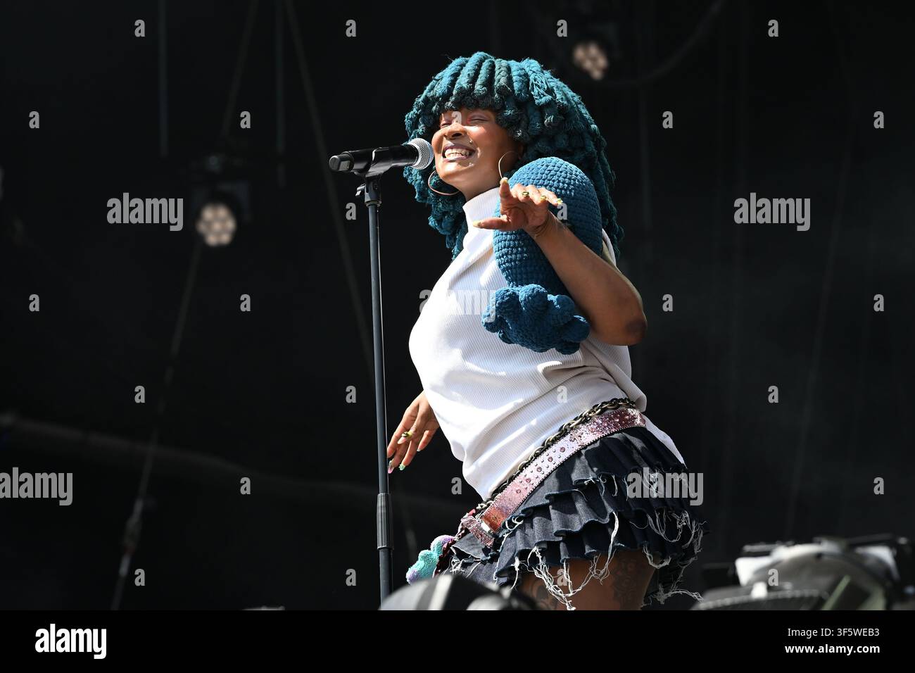 BRIGHTON, INGHILTERRA - 01 AGOSTO: Moonchild Sanelly si esibisce al Brighton and Hove Pride, Preston Park il 01 agosto 2026 a Brighton, Inghilterra.CAP/MAR © Foto Stock