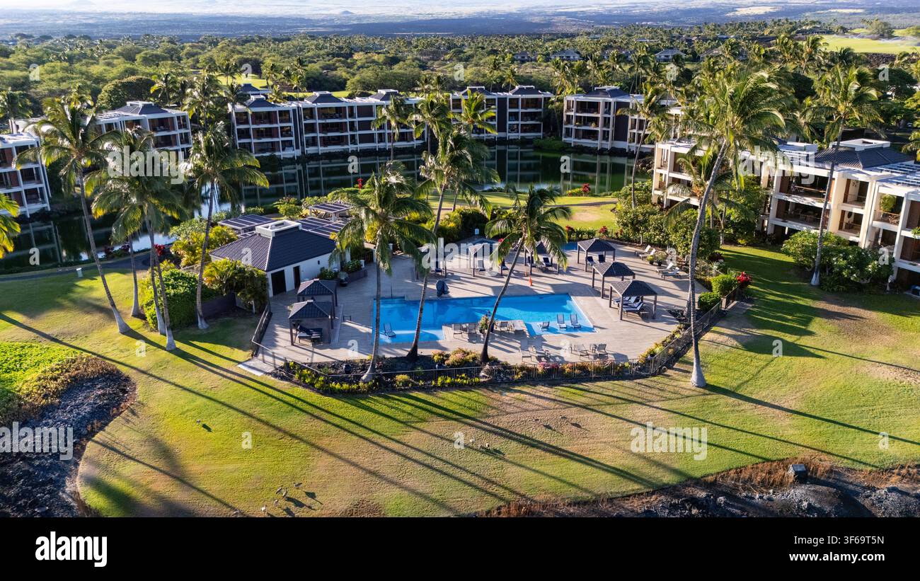 Il Mauna Lani, Auberge Collection a South Kohala, Hawaii, offre una fuga serena con i suoi vasti prati e le sue lussuose dotazioni. Avvolto dalla guerra Foto Stock