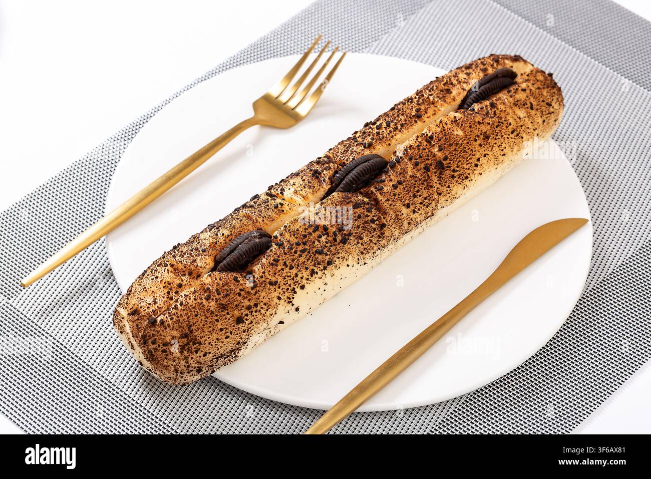 Panino lungo con formaggio alla panna Oreo Foto Stock