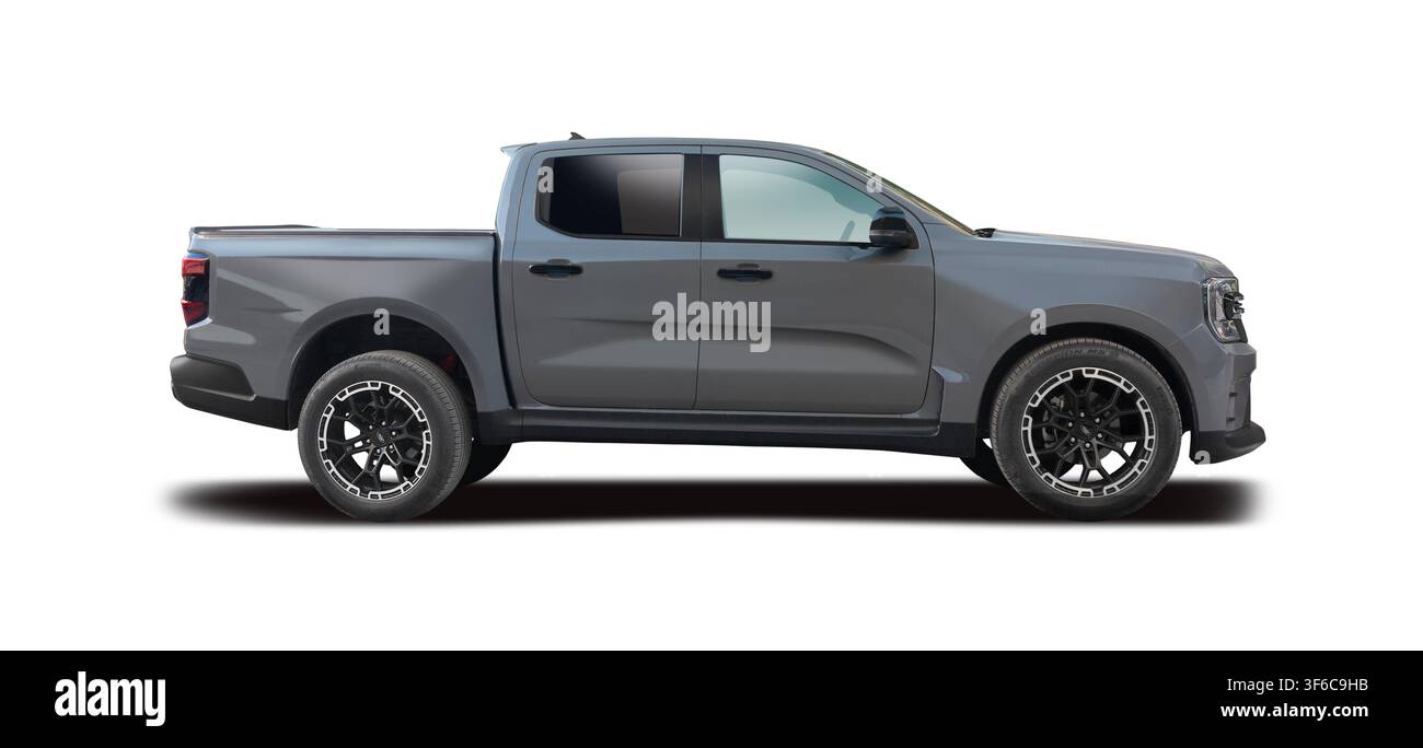 Pick-up Ford Ranger MS-RT Double Cab grigio - Veicolo utilitario fuoristrada 4x4 moderno, profilo laterale isolato su sfondo bianco Foto Stock